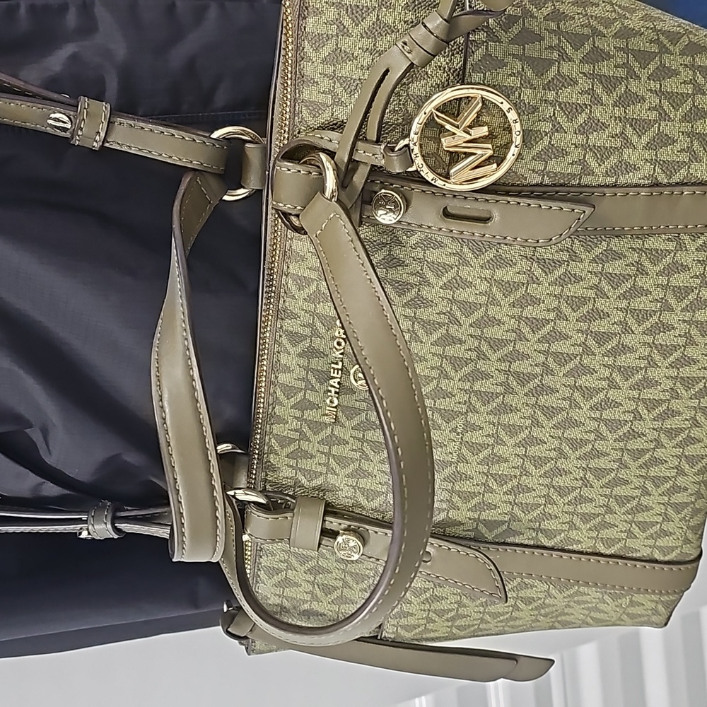 NWT Michael Kors Small Convertible Tote - Picture 6 of 13